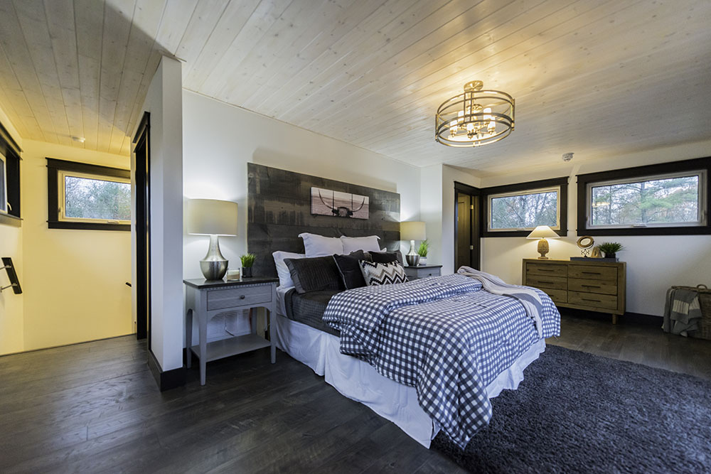 Pinetree-master-bedroom